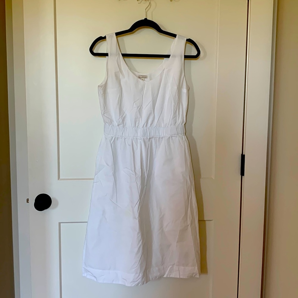 White, Gap, sleeveless, 100% cotton dress with pockets and an elastic waistband